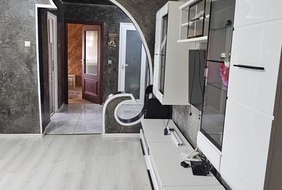 Apartament cu 3 camere semidecomandat în Micro 17 - 3