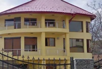 Cladire cu suprafata de 400 mp si parcare 350 mp - 1