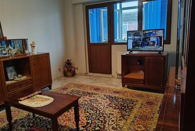 Apartament cu 3 camere decomandat în Obor - 2