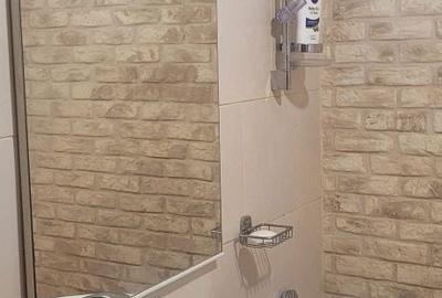 Apartament cu 3 camere semidecomandat în Central - 1