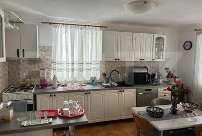 Casă cu Teren 1300 Mp în Central - 4