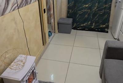 Garsonieră decomandată în Eroii Revoluției