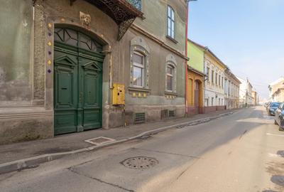 Apartament cu 4 camere semidecomandat, mobilat în Central - 2