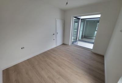 Comision 0%. Langa Iulius Mall. Zid despartitor dublu. Finisaje premium - 20