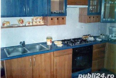 Casă cu 8 camere cu Teren 2500 Mp în Cornu - 2