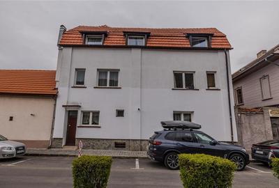 Locuinta cu caracter,doua niveluri,4 camere,terasa,garaj,curte,Centru Istoric Br - 24