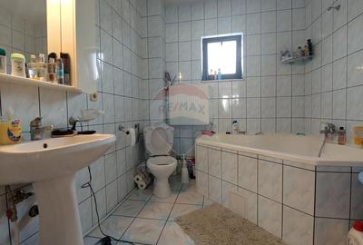 Casă individuală cu 6 camere cu Canalizare în Zvoriștea - 52