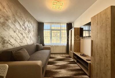 Garsonieră decomandată în Tractorul