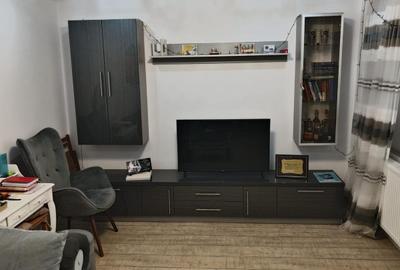 Ap. 2 cam,decomandat,et. 1/4,renovat modern,centrala proprie,an constr.1978. - 6