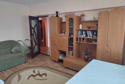 Apartament cu 2 camere decomandat în Radu Negru