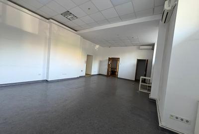 Spatiu Comercial, 205 mp, 10 incaperi, Calea Bucuresti - 16