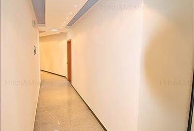 De inchiriat spatiu in cladire de birouri - 89 mp - zona Centrala - 10