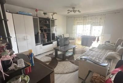 Apartament cu 2 camere decomandat în Micro 17