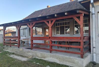 Casă cu 3 camere în Livada