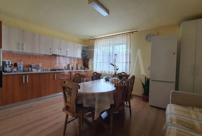 Casă individuală cu 6 camere cu Canalizare în Spitalul Județean - 3