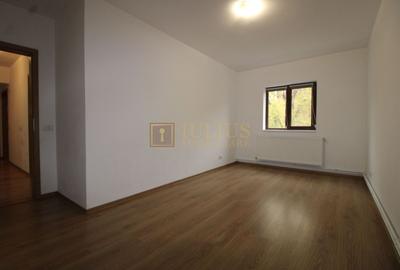 8 incaperi, 2 bai, centrala proprie, 3 locuri de parcare; Lipovei. - 19