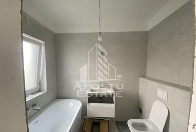 Casă cu 5 camere cu Teren 340 Mp în Dumbrăvița