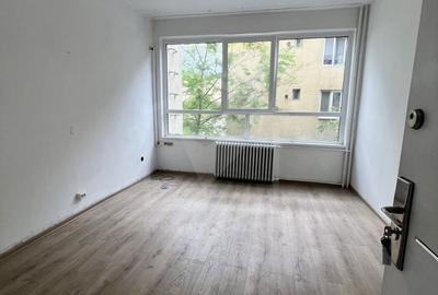 Spațiu comercial, de 17 mp, în Central - 2