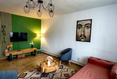 Apartament cu 3 camere decomandat în Central