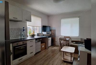 Casă cu 2 camere cu Canalizare în Central