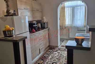 Apartament cu 2 camere în CET - 6