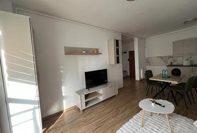 Apartament cu 2 camere semidecomandat în Metalurgiei
