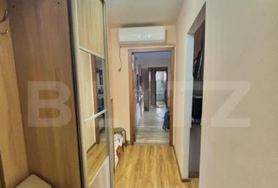 Apartament cu 3 camere semidecomandat, mobilat în Buziașului