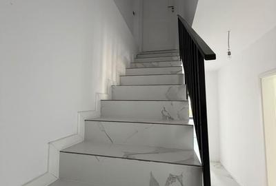 Casă cu 4 camere cu Teren 350 Mp în Central - 7