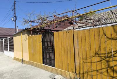 Casă cu 4 camere în Central - 1