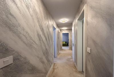 Apartament cu 3 camere decomandat în Tractorul - 3