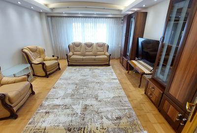 Apartament cu 3 camere decomandat, mobilat în Unirii