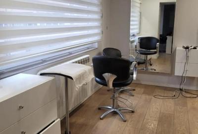 Spațiu comercial, de 54 mp, în Central - 4