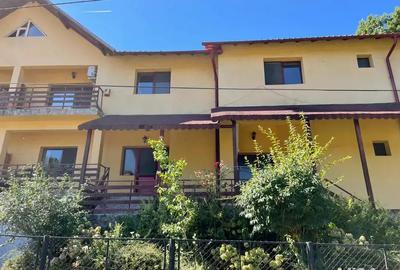 Vand 2 case (duplex) in Pitesti si 1875 mp teren - 1