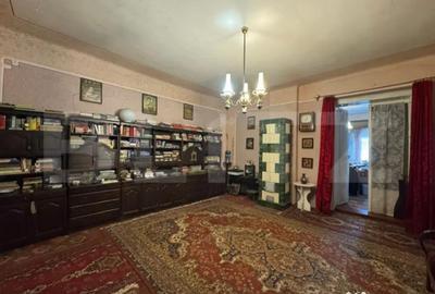 Casă cu 4 camere cu Teren 1488 Mp în Pestișu Mic - 1