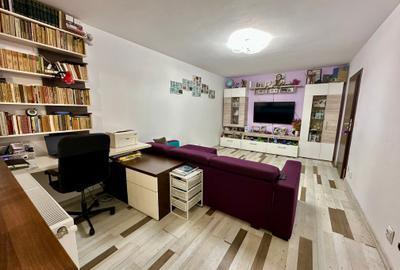 Apartament cu 3 camere decomandat, mobilat în Central