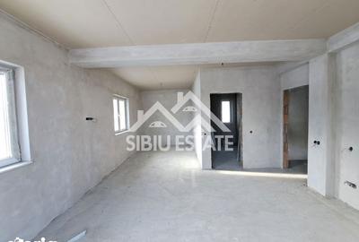 Casă cu 4 camere cu Teren 600 Mp în Sadu - 6