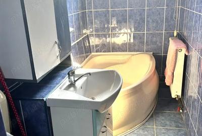 Apartament cu 2 camere, Micro 11, zona buna, spatios. - 4