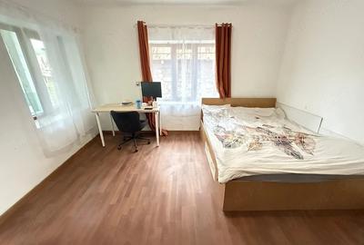 Casă cu Teren 470 Mp în Podeni