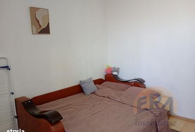 Garsonieră decomandată în Decebal