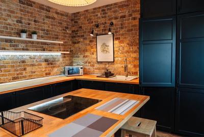 Casă cu 4 camere în Central - 1