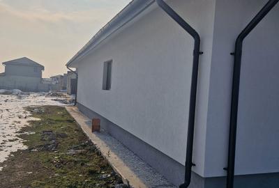 Casă cu 4 camere în Dragomirești-Deal - 4