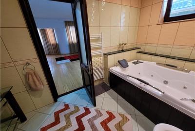 Casă cu 6 camere cu Teren 700 Mp în Central - 15