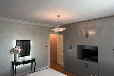 Casă cu 7 camere cu Teren 800 Mp în Central - 2
