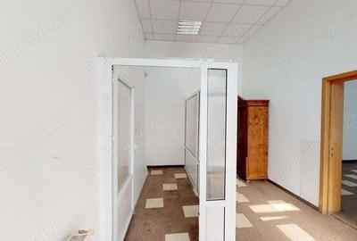 Spațiu comercial, de 79 mp, în Central - 7