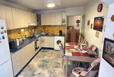 Apartament cu 3 camere decomandat în Central - 2
