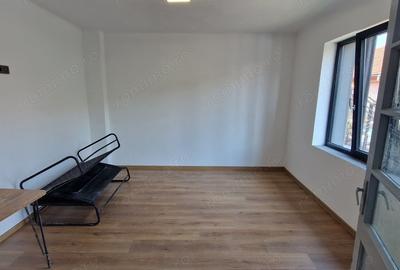 Casă cu 6 camere în Central - 8