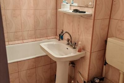 Vând apartament 2 camere semidecomandat 4/4  Tomis Nord Constanta  73000 euro - 4