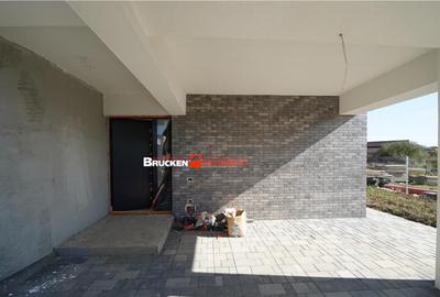 Casă cu 4 camere cu Teren 570 Mp în Iorga