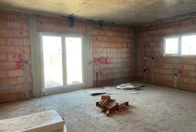 Duplex pe parter 3 camere 2 băi COMISION 0 - 7