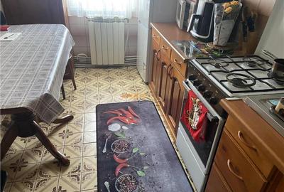 Apartament 3 camere , strada Pictor Grigorescu (b-dul Braile - 14